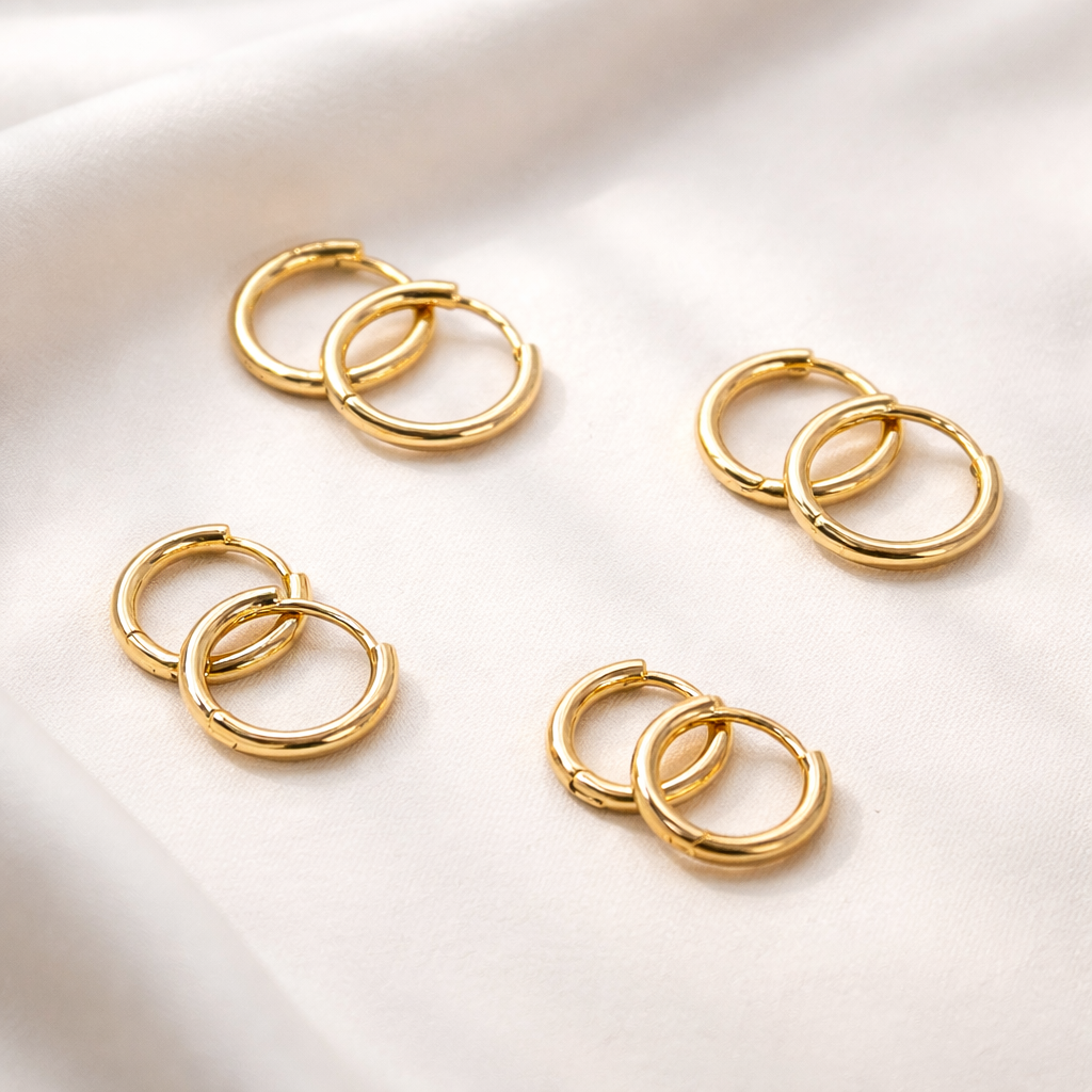 Gold Minimalistic Huggie Hoop Earrings E163