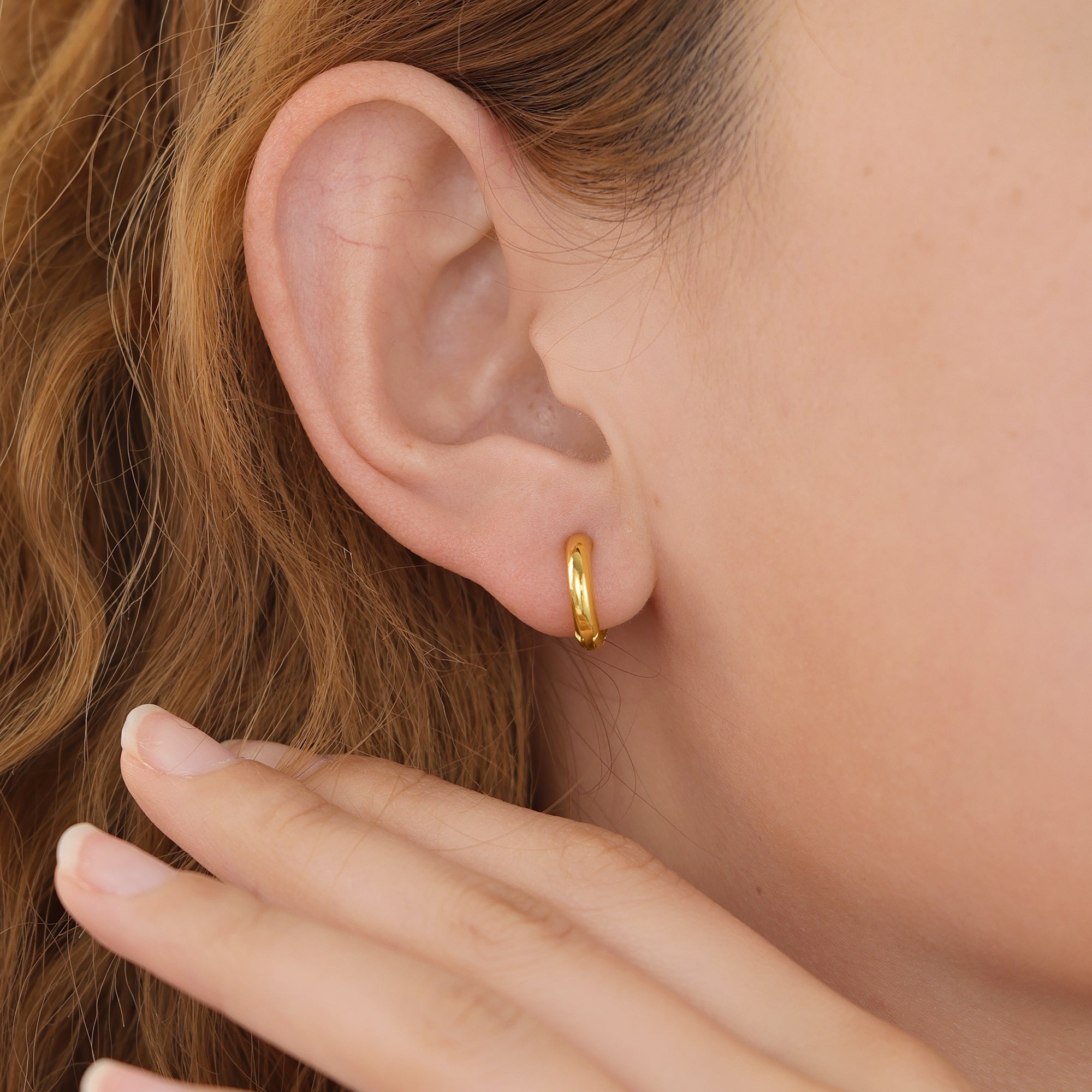 Gold Huggie Hoop Earrings for Women Minimalist Small Hoops E167