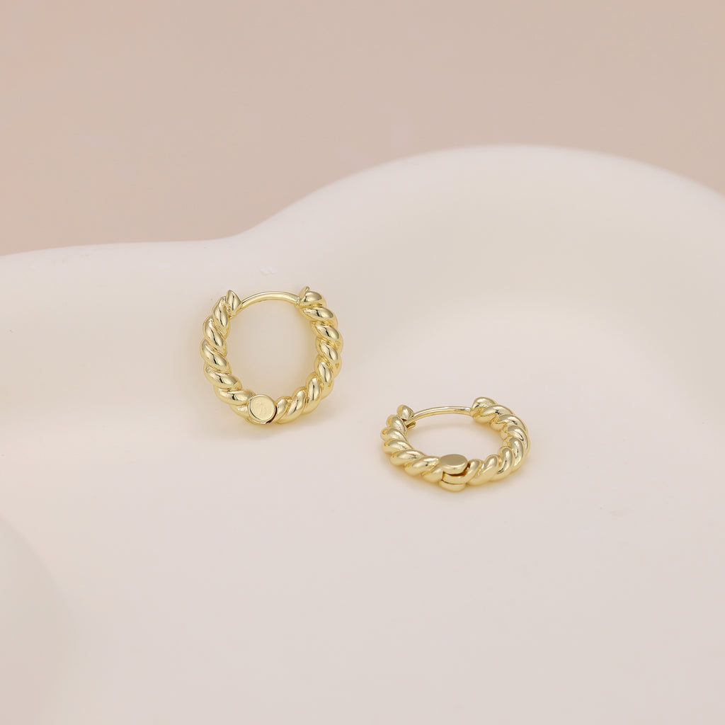 Dainty Gold Twisted Huggie Hoop Earrings E118