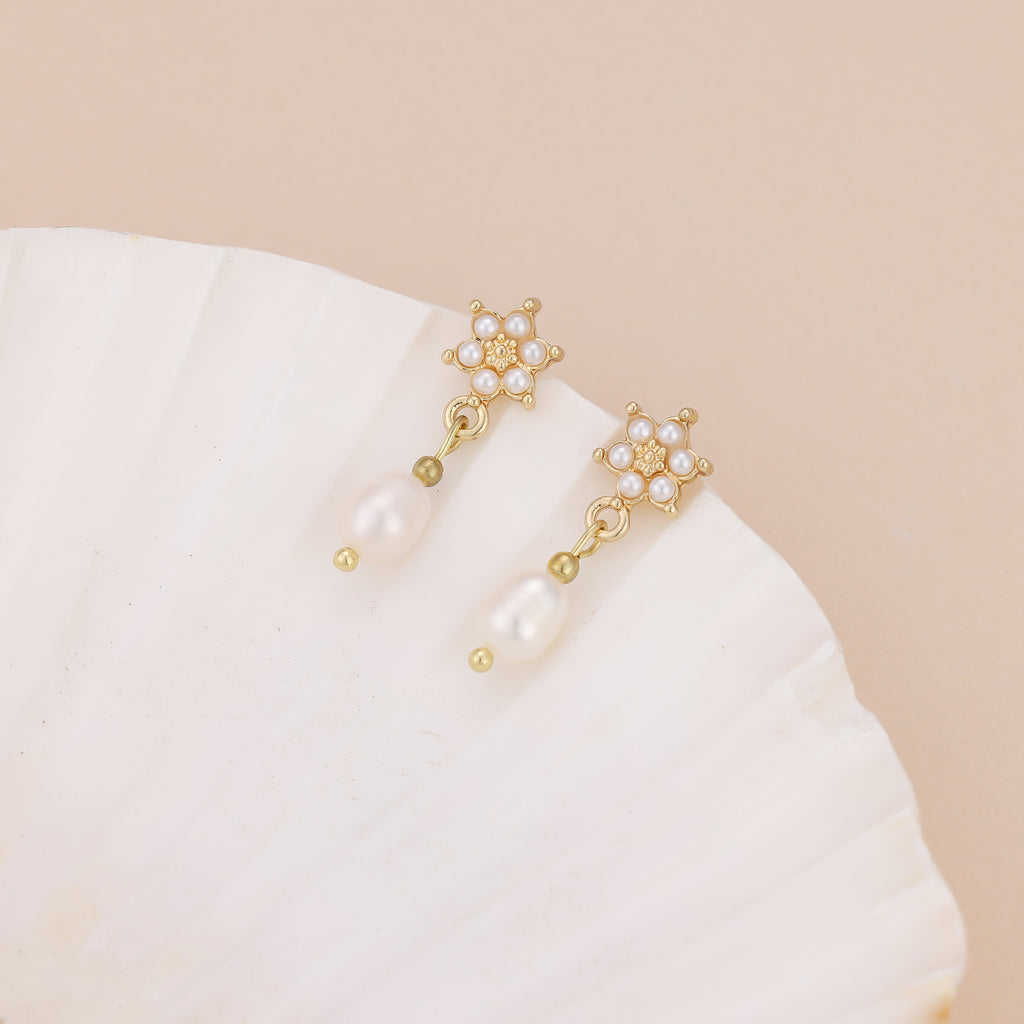 Gold Plated Pearl Flower Pearl Drop Stud Earrings For Women E159