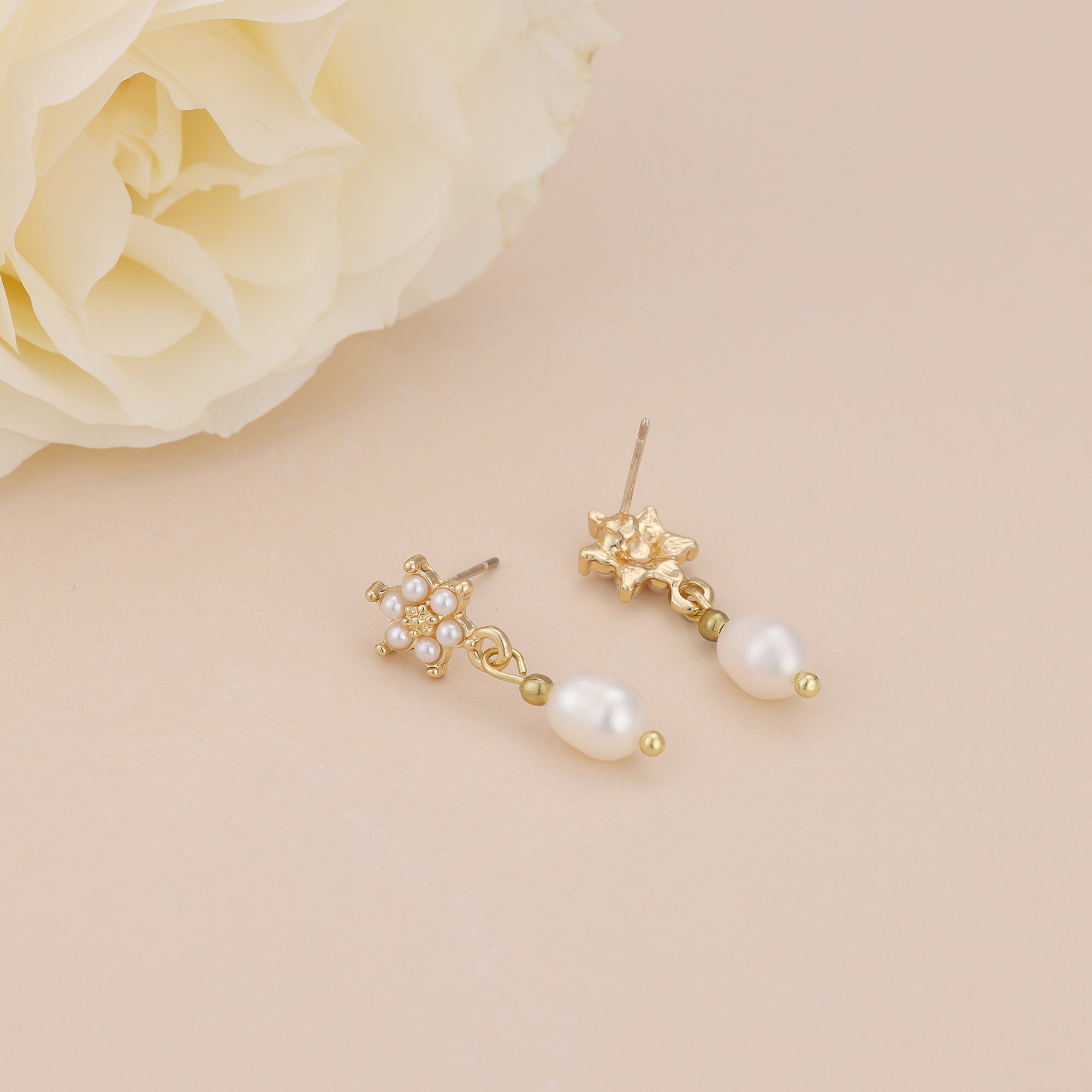 Gold Plated Pearl Flower Pearl Drop Stud Earrings For Women E159