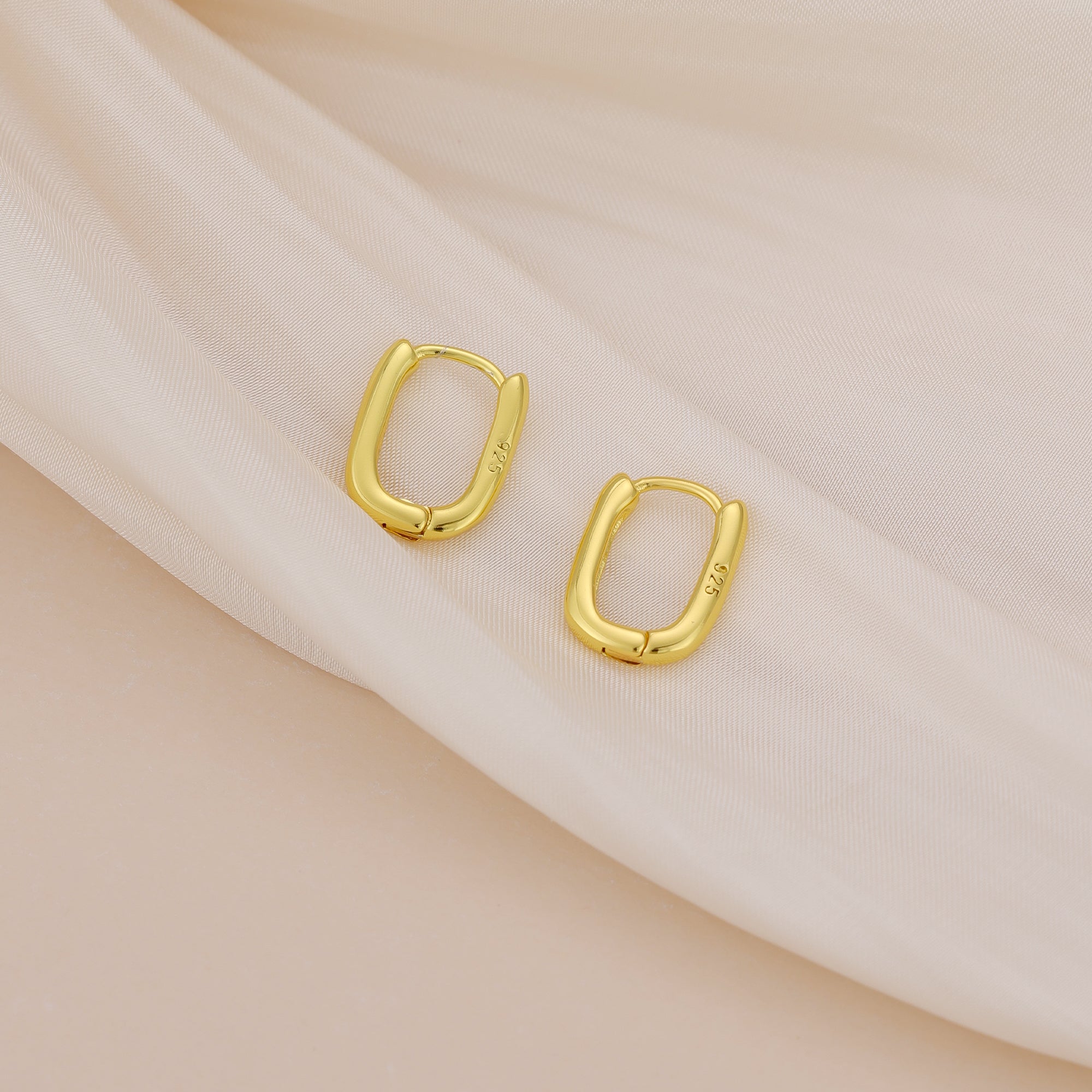 18k Gold Vermeil Oval Hoop Earrings E079