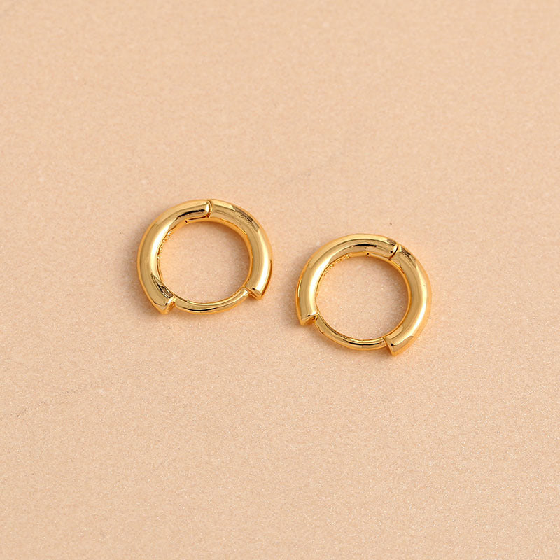 Gold Minimalistic Huggie Hoop Earrings E163
