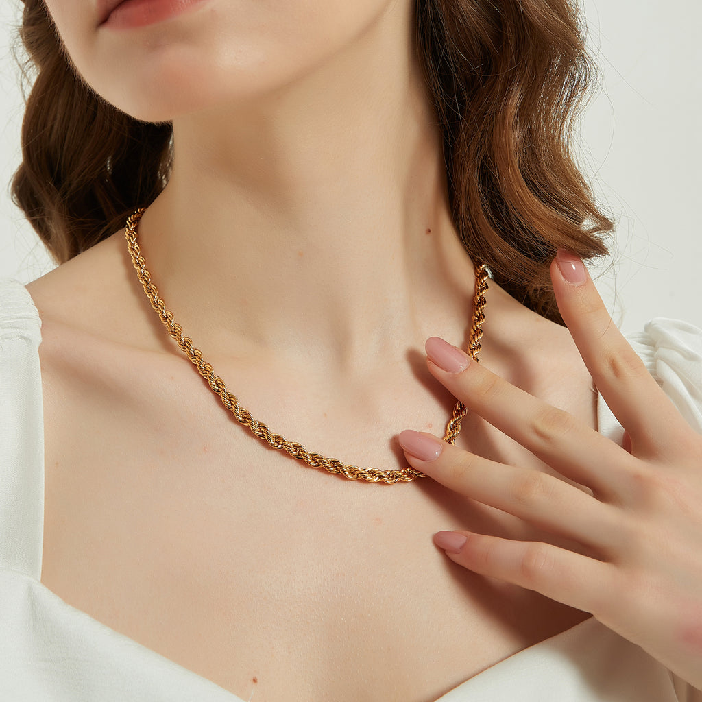 Ava Gold Twisted Rope Chain Necklace